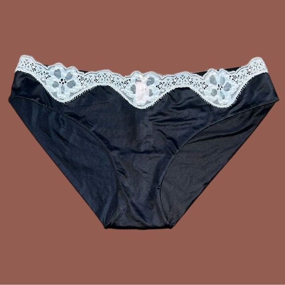 Victorias Secret Dream Angels Ultra-soft satin Lace Waist Cheekini Panty black M - Picture 2 of 5